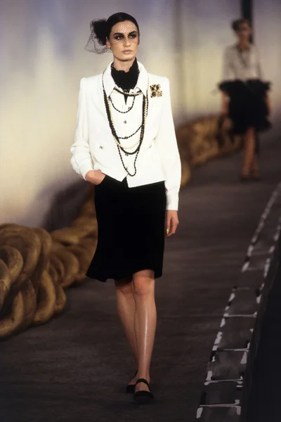 Look 9